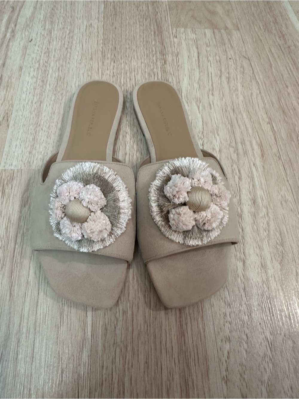 Women's Beige Slide Sandals with Floral Embellishment Banana Republic 8.5